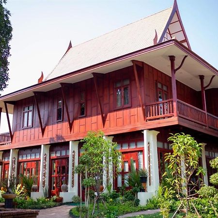 Baan Lhang Wangh บ้านหลังวัง ピサヌローク エクステリア 写真