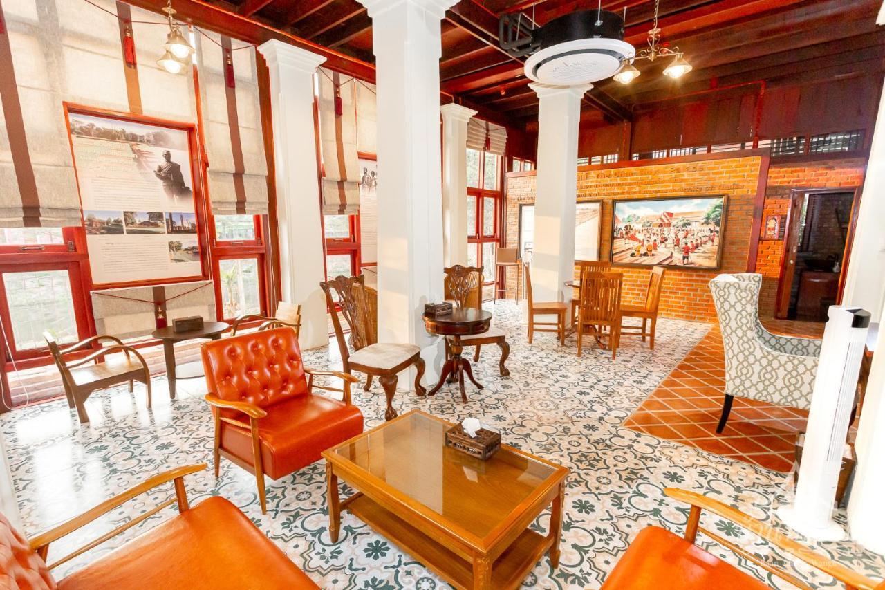 Baan Lhang Wangh บ้านหลังวัง ピサヌローク エクステリア 写真