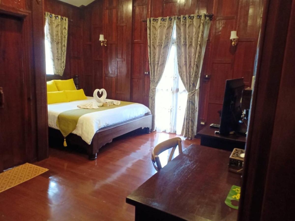 Baan Lhang Wangh บ้านหลังวัง ピサヌローク エクステリア 写真